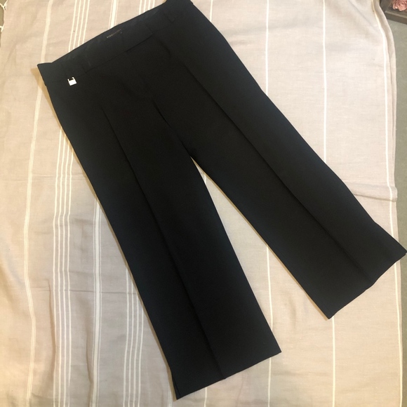 BCBGMaxAzria Cropped Pants - Picture 1 of 5